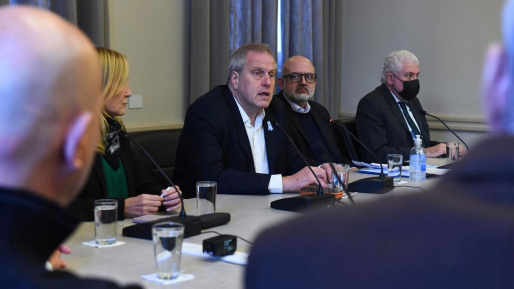 Jaime Perczyk durante la reunión de la paritaria nacional docente.