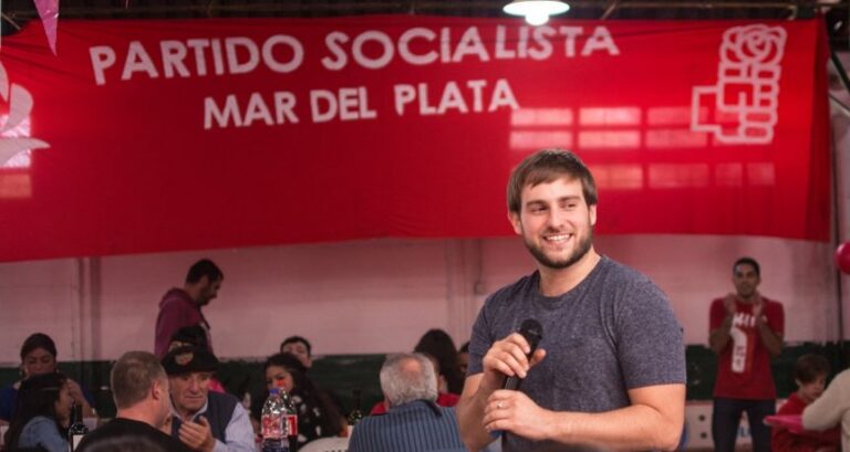 Bandera Partido Socialista Mar del Plata. Cooperativismo