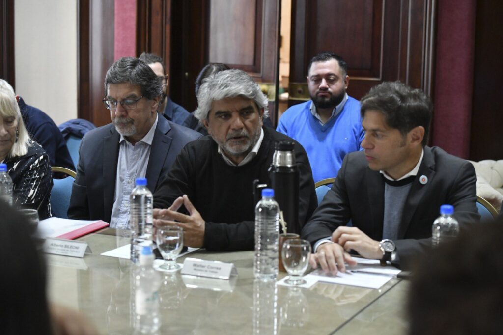 Kicillof junto a Correa y Sileoni durante la reunión paritaria