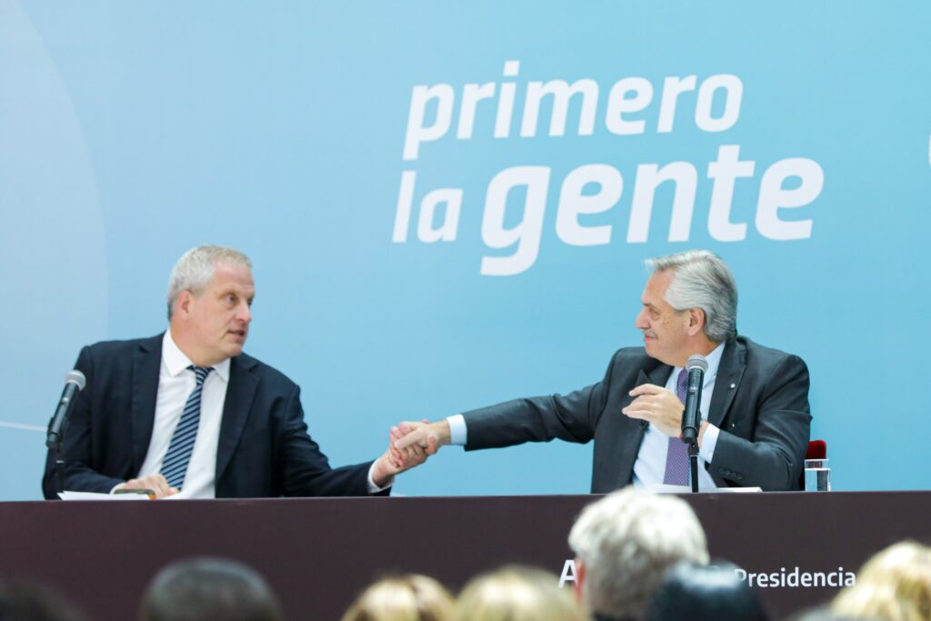 Perczyk y Fernández en la presentación del Sistema de Información Digital Educativa.