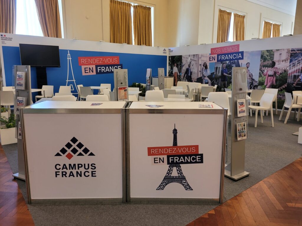 Stand de Francia en la Fiesa.