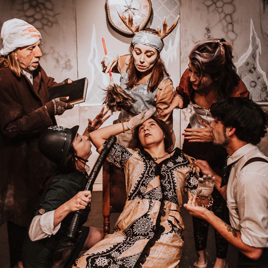 Haga algo: la lógica absurda y el tiempo grotesco