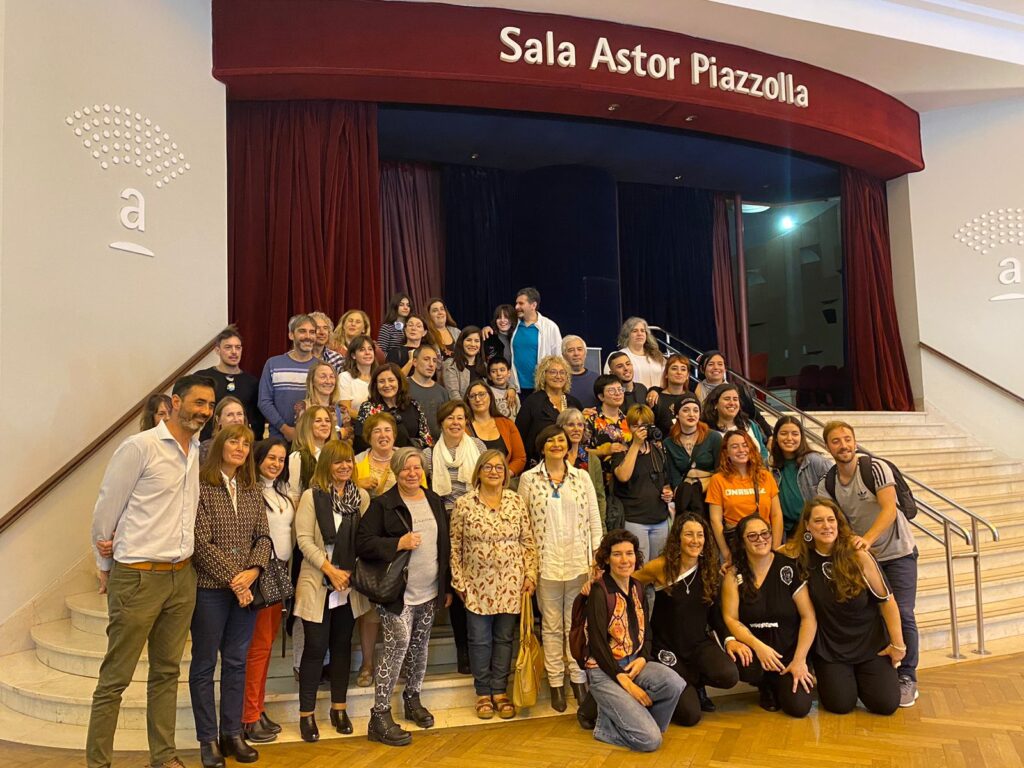 La Escuela de Cerámica inauguró su muestra en el Teatro Auditorium