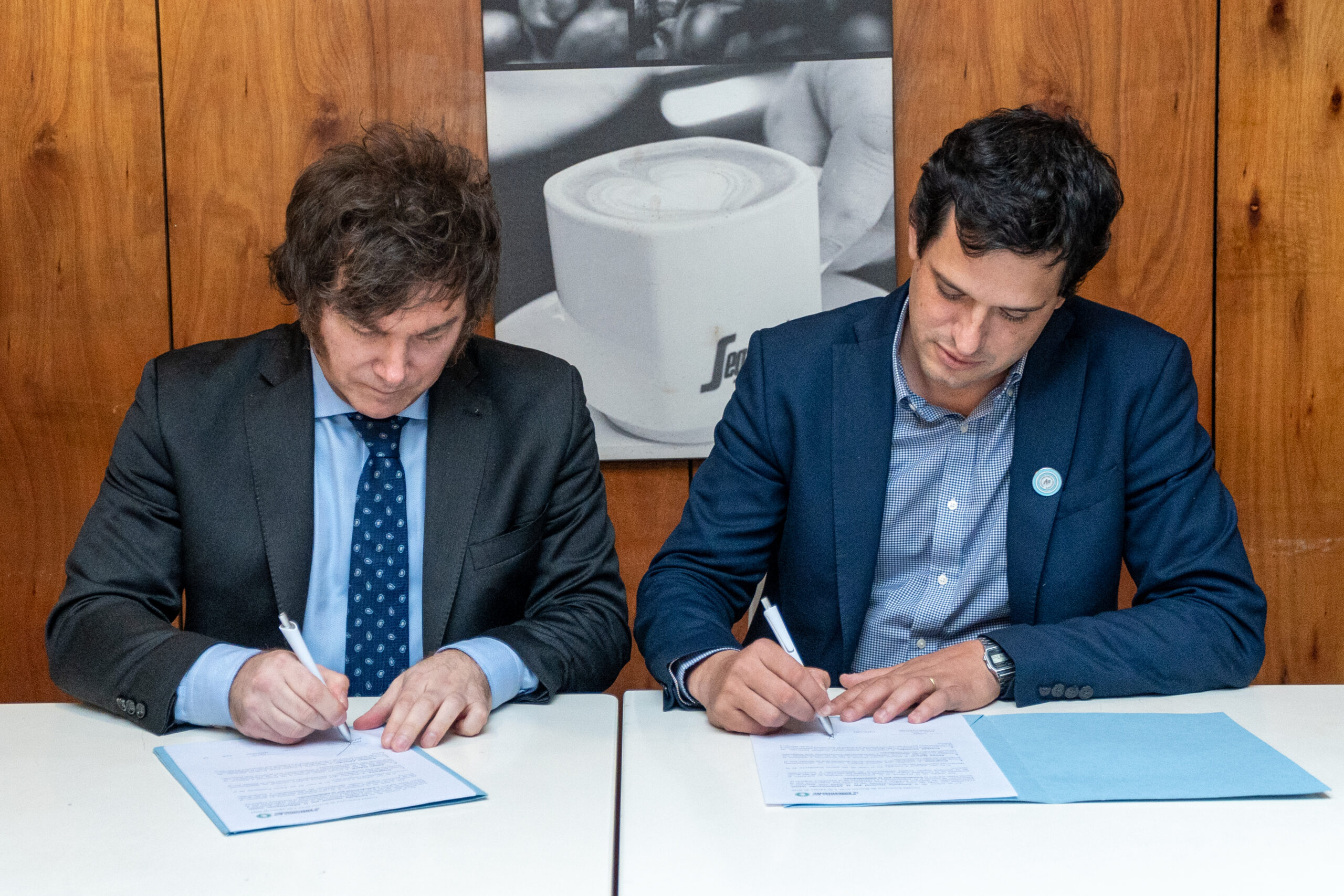 Cinco precandidatos a Presidente se comprometieron a priorizar la alfabetización