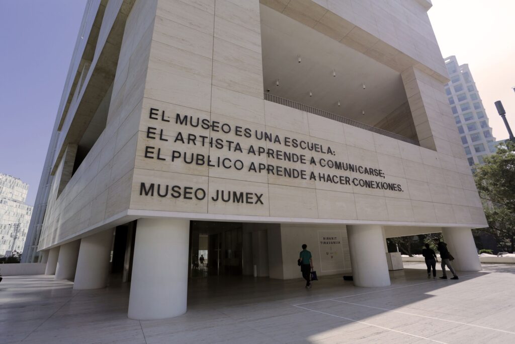 El museo es un animal hambriento. Relaciones entre la comunidad docente y los museos
