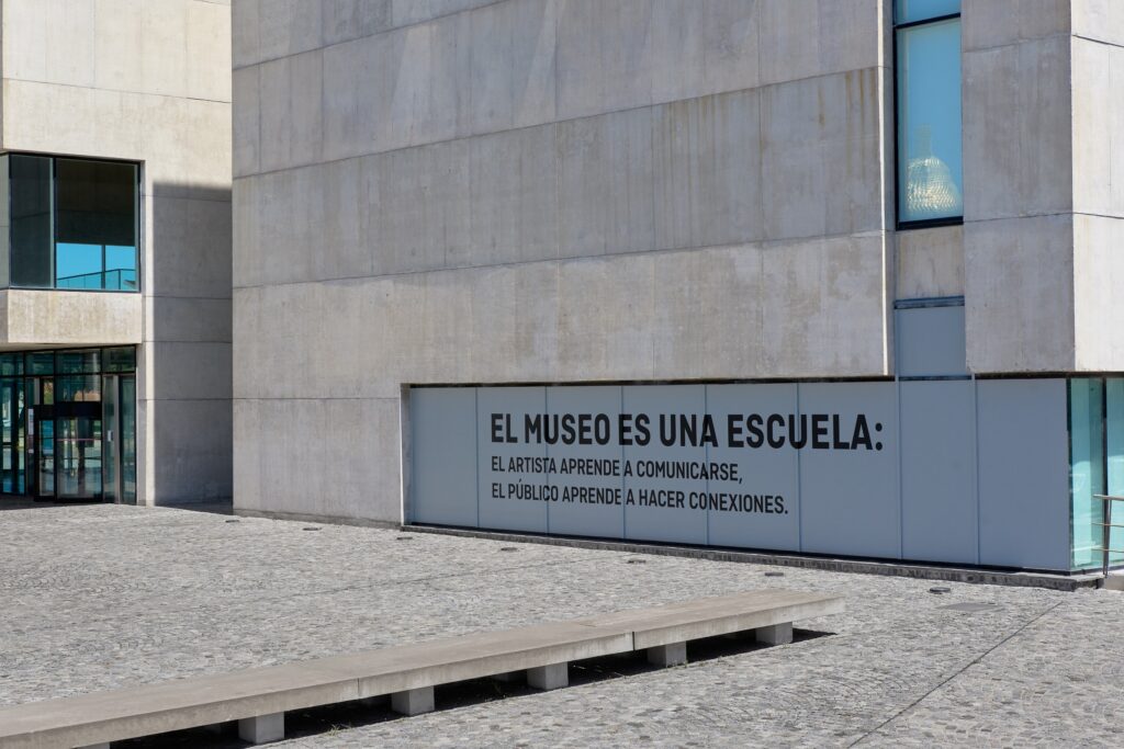 El museo es un animal hambriento. Relaciones entre la comunidad docente y los museos