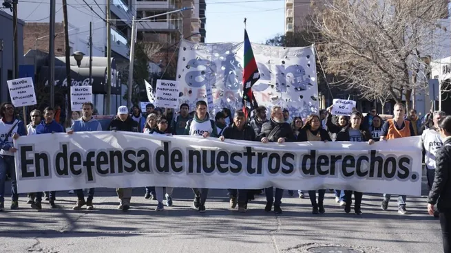 La lucha por la educación: se intensifican los reclamos docentes en todo el país