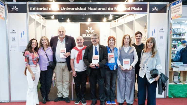 unmdp-inauguro-su-stand-en-la-feria-internacional-del-libro