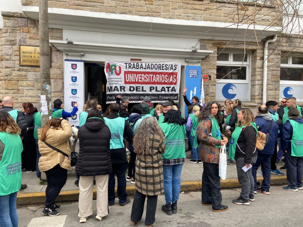 adum-profundiza-plan-de-lucha