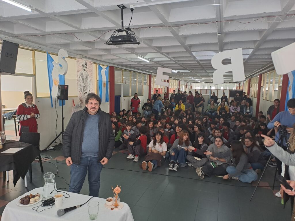 felipe-pigna-escuela-loris-malaguzzi