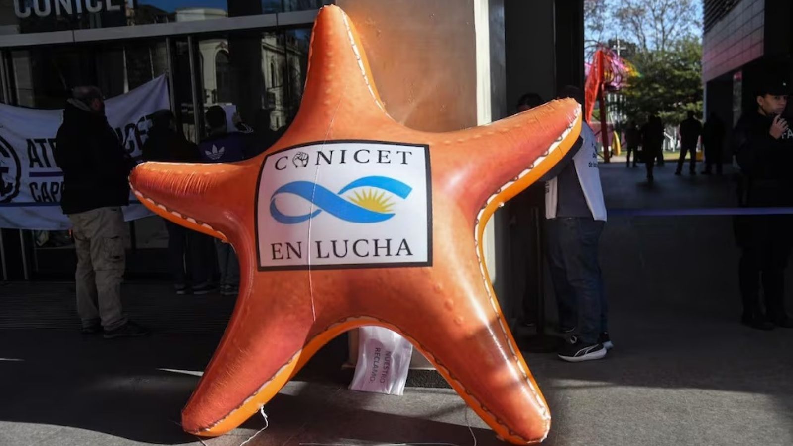 movilizacion-cientificos-del-conicet-despido-de-becarios