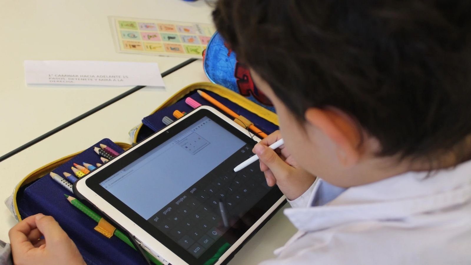 deepfakes-en-la-escuela-falta-de-educacion-digital